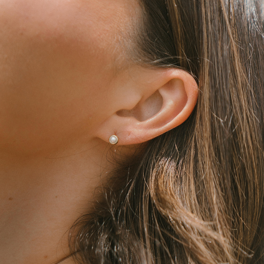 mini pearl stud earring