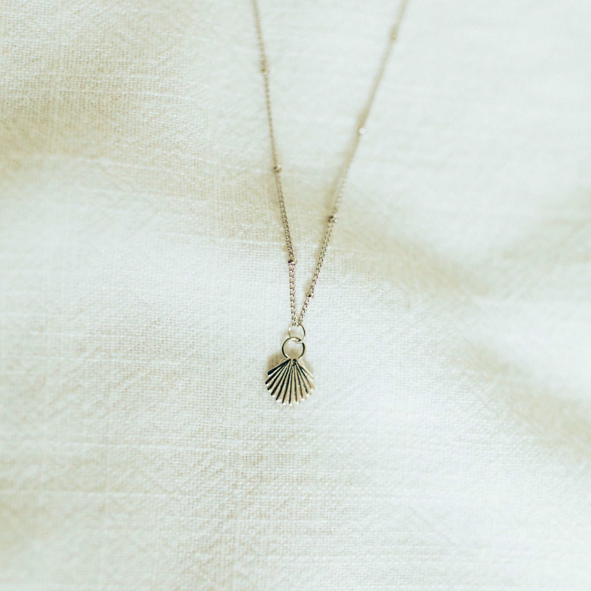 beach jewelry necklace shell summer silver
